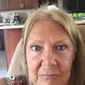 Meet your Posher, Dee